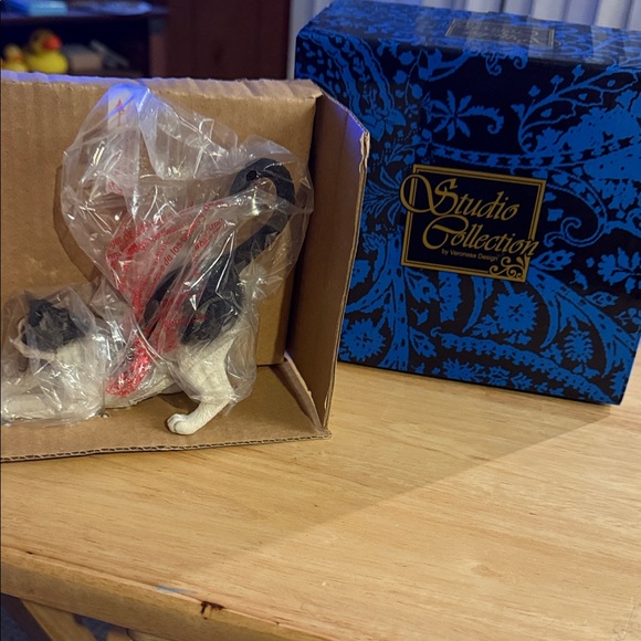 Veronese Design Black and White Cat Stretching Resin Hand Painted Figurine - Picture 2 of 4